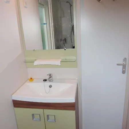 Tonis Huette 公寓 *