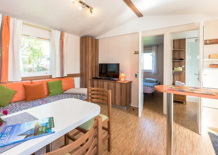 Tonis Huette * Hohenfels (Baden-Wurttemberg)